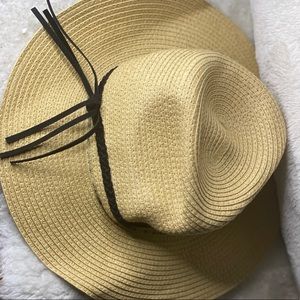 Black Rivet Woven Beach Hat